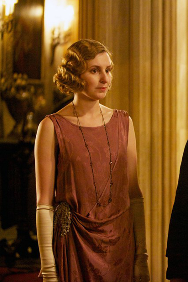 Το Downton Abbey εμπνέει τη μόδα 
	Οι παραγωγοί της δημοφιλούς σειράς πρόκειται να κυκλοφορήσουν μια συλλογή με δημιουργίες, επηρεασμένες από το στυλ των πρωταγωνιστών.