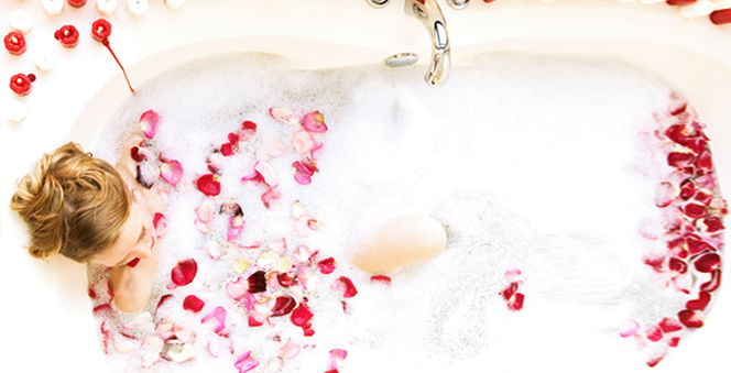 Home Spa: 9 μικρές απολαύσεις στο μπάνιο σας