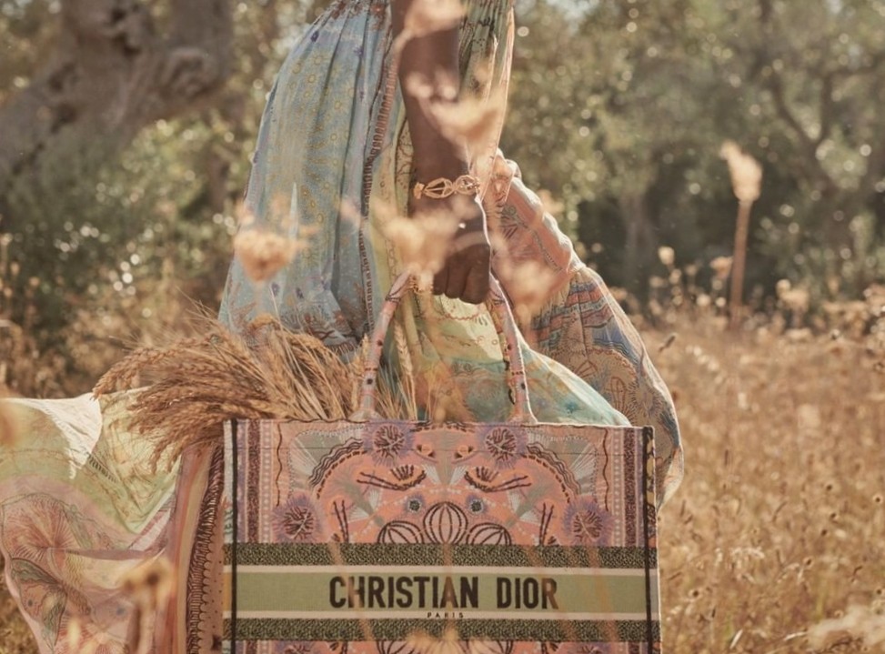 Μια ωδή στο tie-dye από τον οίκο Dior
