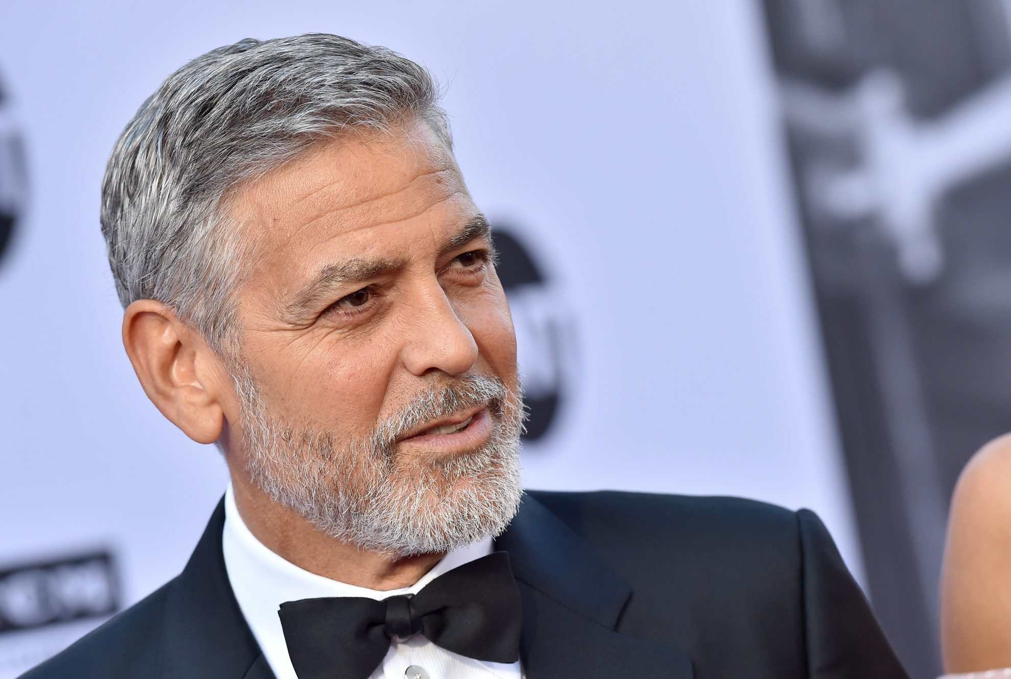 George Clooney: Αποκαλύπτει ποια ήταν η χειρότερη στιγμή του δραματικού ατυχήματος του στην Ιταλία Ήξερες ότι ο George Clooney είχε ένα σοβαρό ατύχημα με το σκούτερ του, το 2018, στην Ιταλία;