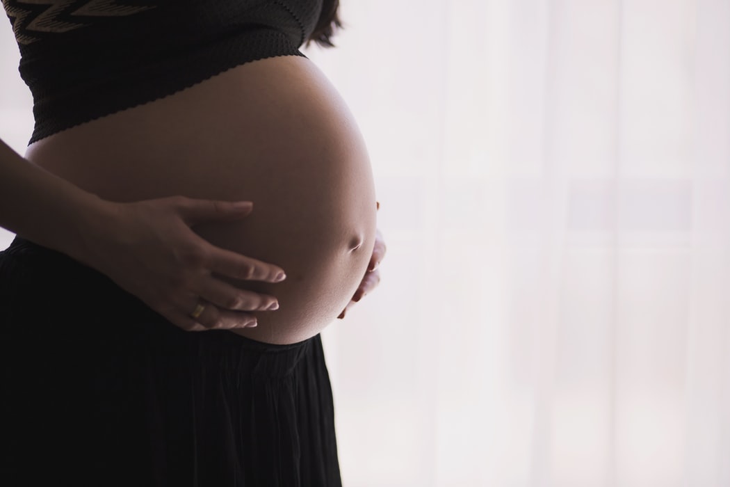 8 σημάδια που δείχνουν ότι (μάλλον) είσαι έγκυος