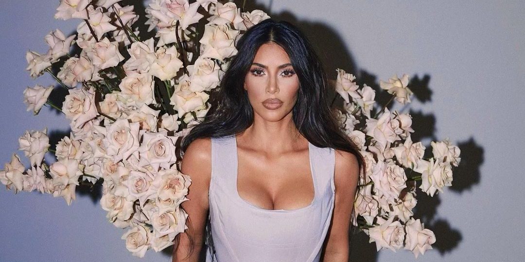 Η Kim Kardashian απαντά στις κατηγορίες για αρχαιοκαπηλία