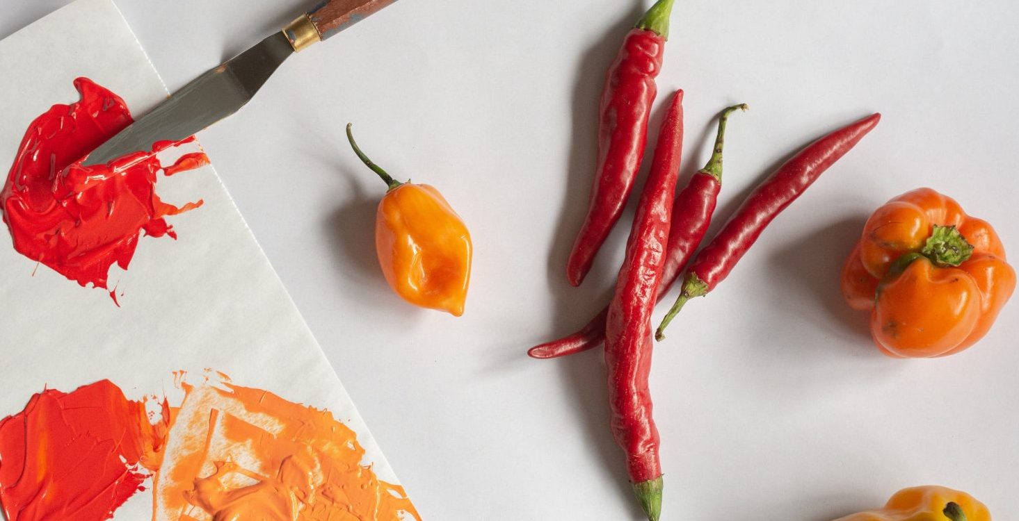 Πολύχρωμες πιπεριές: H διατροφική τους αξία και ποια είναι η καλύτερη να επιλέξεις