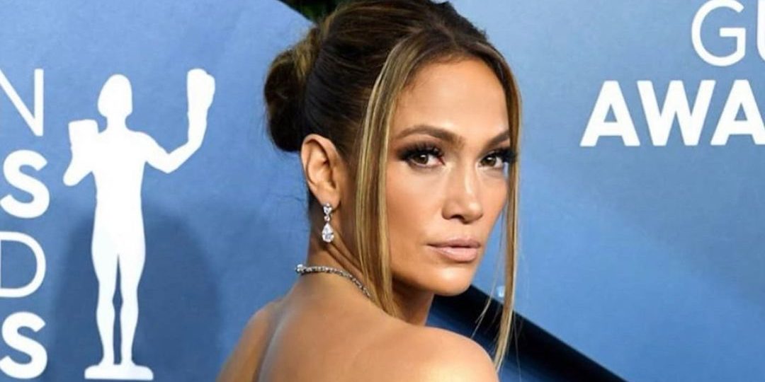 Η Jennifer Lopez «σταματάει» τον χρόνο με 6 +1 αντιγηραντικά μυστικά
