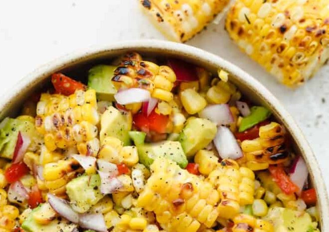 Corn Salad: Βρήκαμε την πιο δροσερή σαλάτα του καλοκαιριού