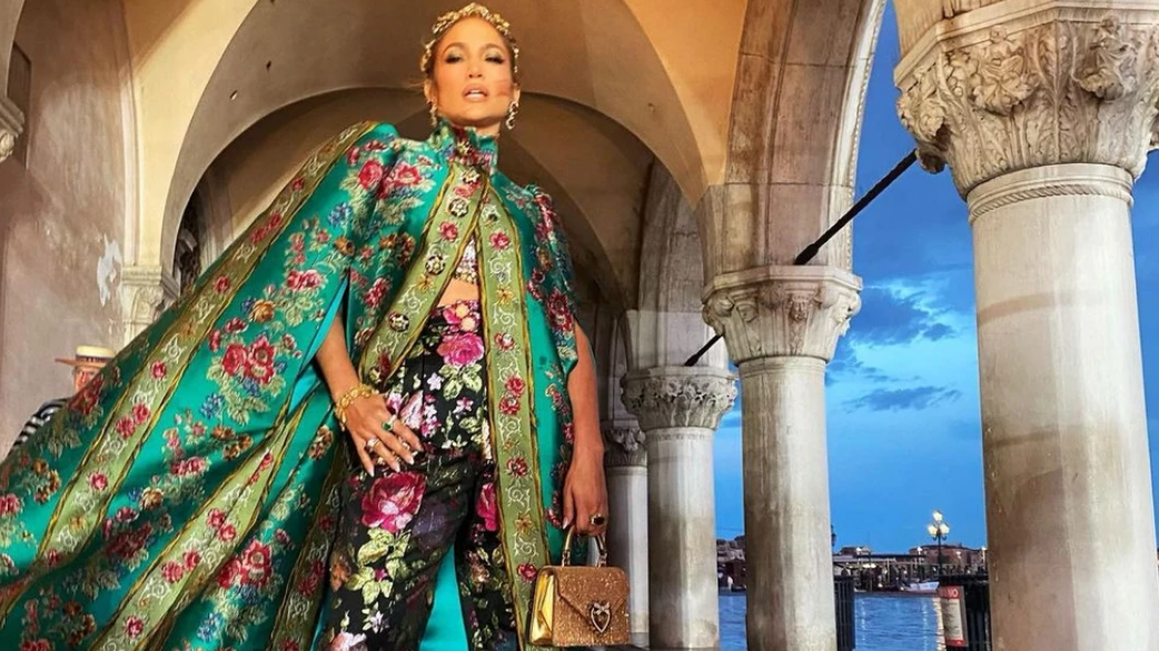 Jennifer Lopez: Όλες οι λεπτομέρειες της εμφάνισής της στο Alta Moda του Dolce & Gabbana