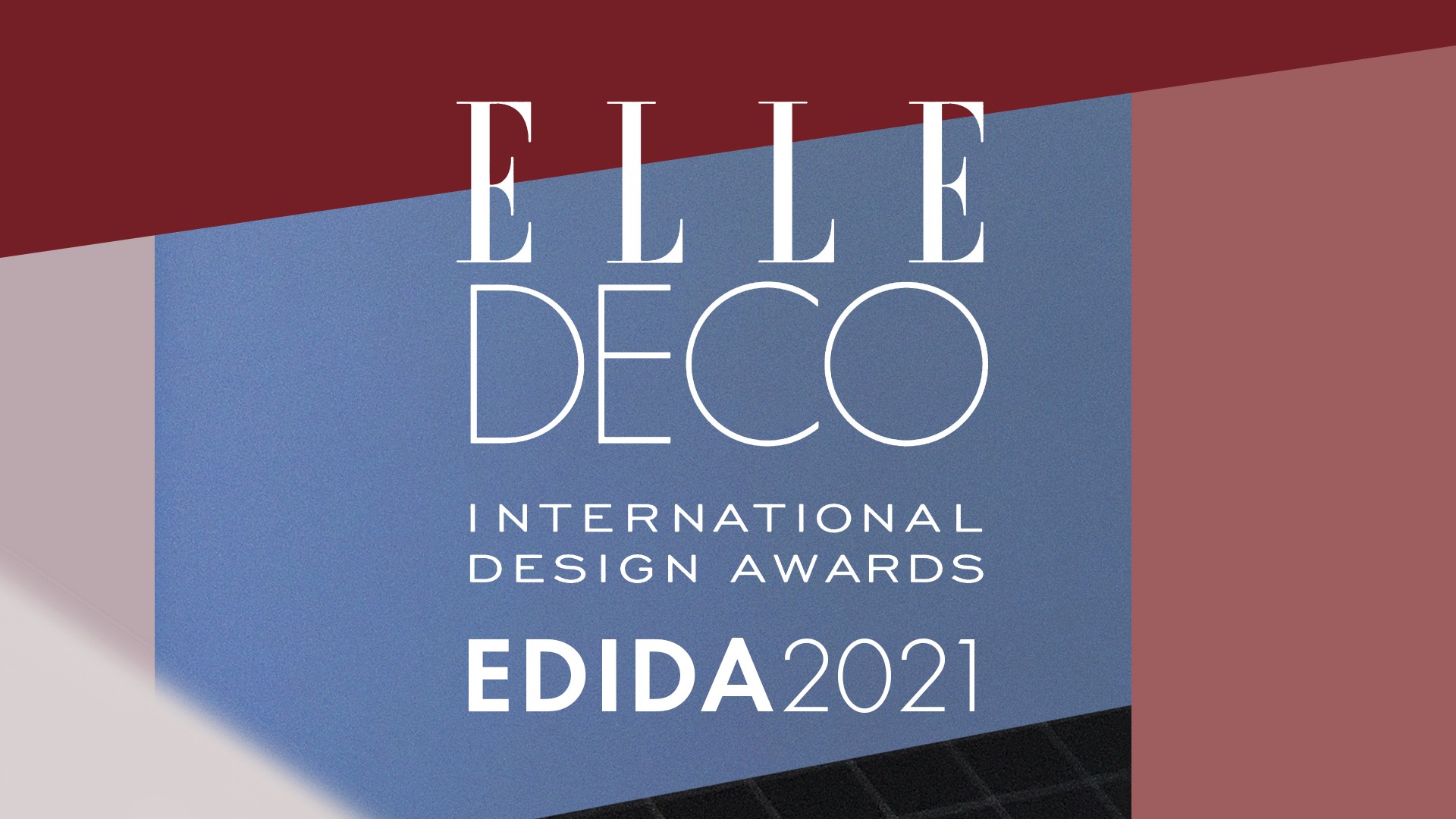 EDIDA 2021: Οι νικητές των διεθνών βραβείων design του ELLE Decoration Οι 25 εκδόσεις του περιοδικού σε όλο τον κόσμο ψηφίσαμε και βραβεύσαμε τα καλύτερα έπιπλα και αντικείμενα, αλλά και τους πιο δημιουργικούς σχεδιαστές της χρονιάς. Για 2η συνεχόμενη χρονιά, η λαμπερή απονομή έγινε διαδικτυακά πάντα σε συνεργασία με την MGallery, δίνοντας σε όλους την δυνατότητα να την παρακολουθήσουν από την άνεση του σπιτιού τους.
