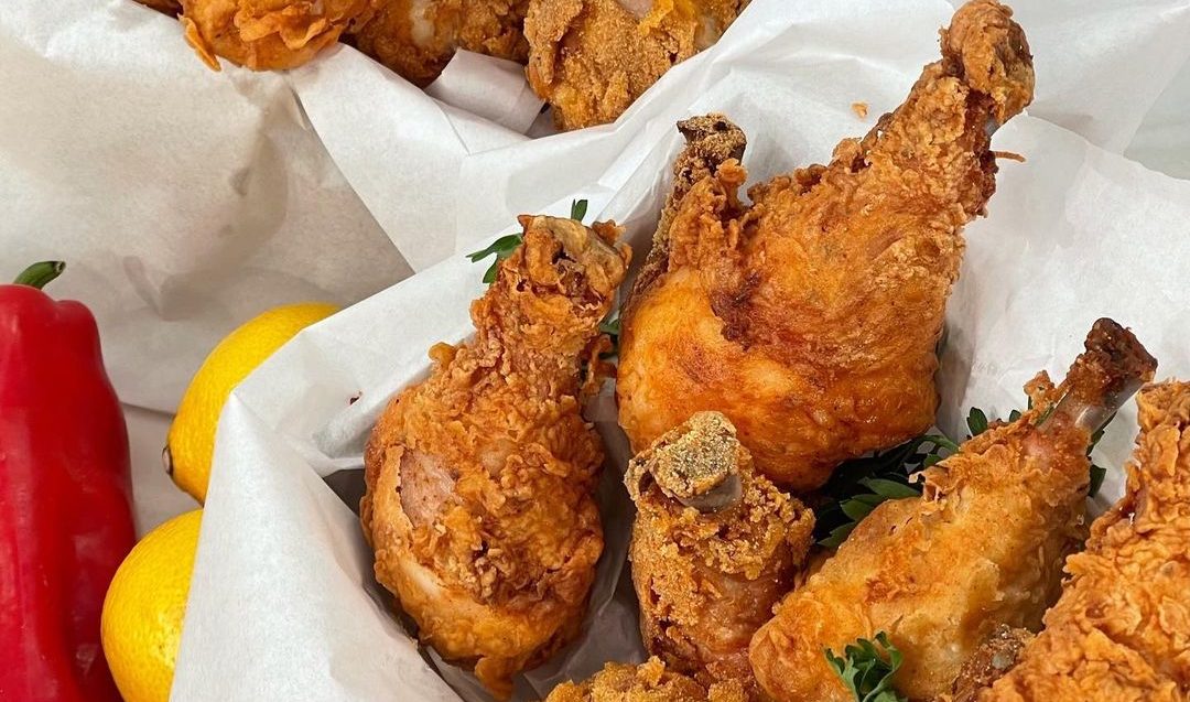 Αυτά τα μπουτάκια κοτόπουλου είναι πιο crispy από όσο μπορείς να φανταστείς Αυτή είναι η επόμενη συνταγή που πρέπει να δοκιμάσεις αν και εσύ είσαι λάτρης του κοτόπουλου.