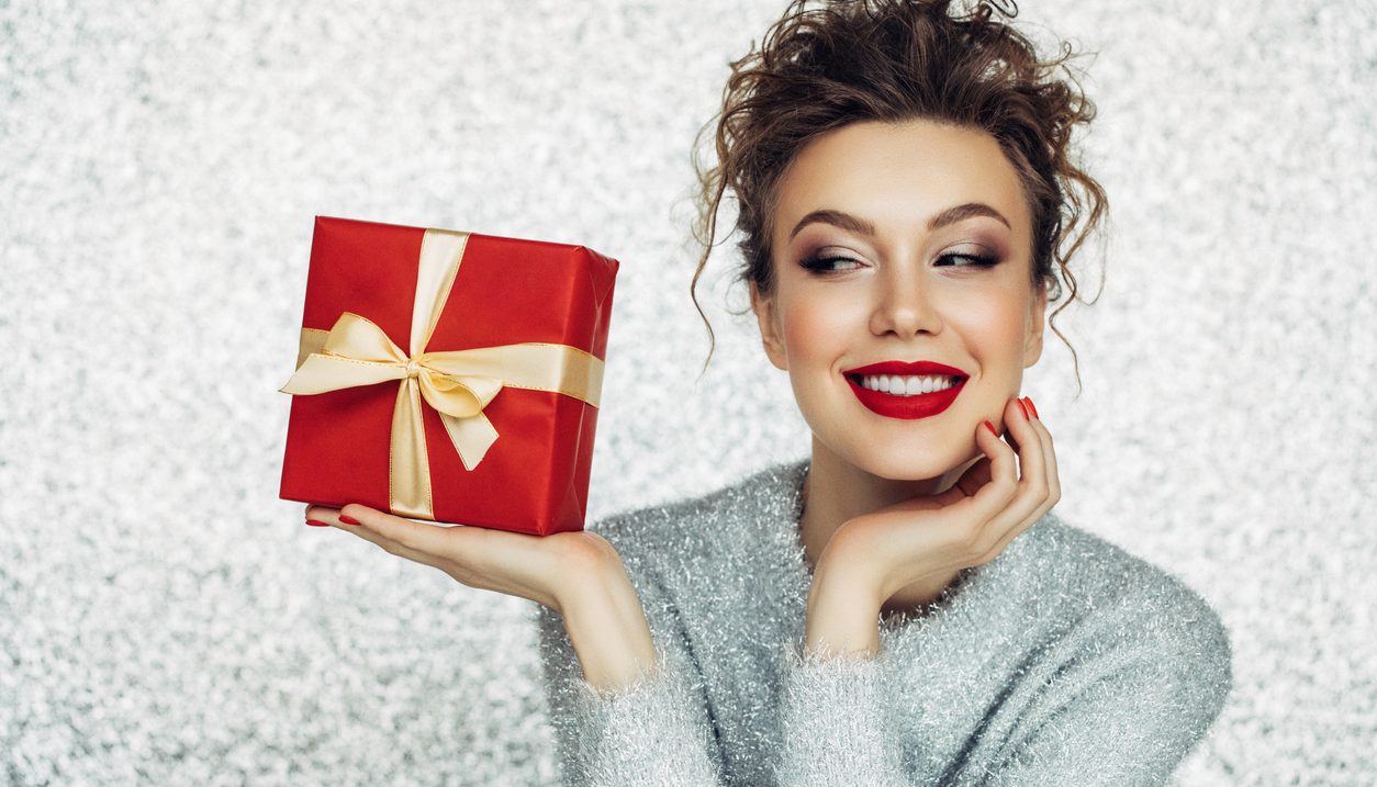 Αυτές οι «Black Friday» προσφορές θα σε πείσουν να αγοράσεις νωρίτερα τα beauty χριστουγεννιάτικα δώρα σου