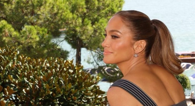 Jennifer Lopez: «Κάνουμε βόλτα» μέσα στο lux ρετιρέ της στο Μανχάταν H Jennifer Lopez αγόρασε το πολυτελές ρετιρέ έναντι 24 εκ. δολαρίων.