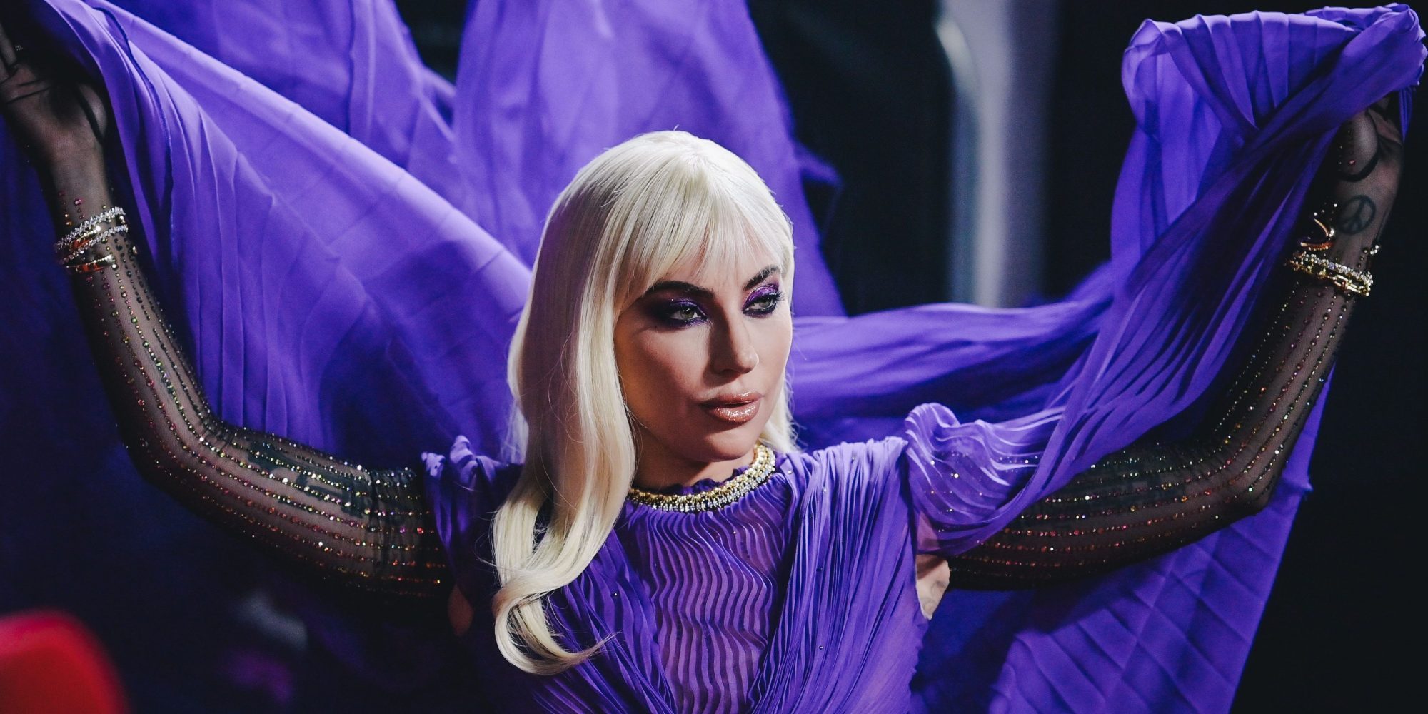 Lady Gaga: Το εντυπωσιακό beauty look της στη πρεμιέρα της ταινίας «House of Gucci»
