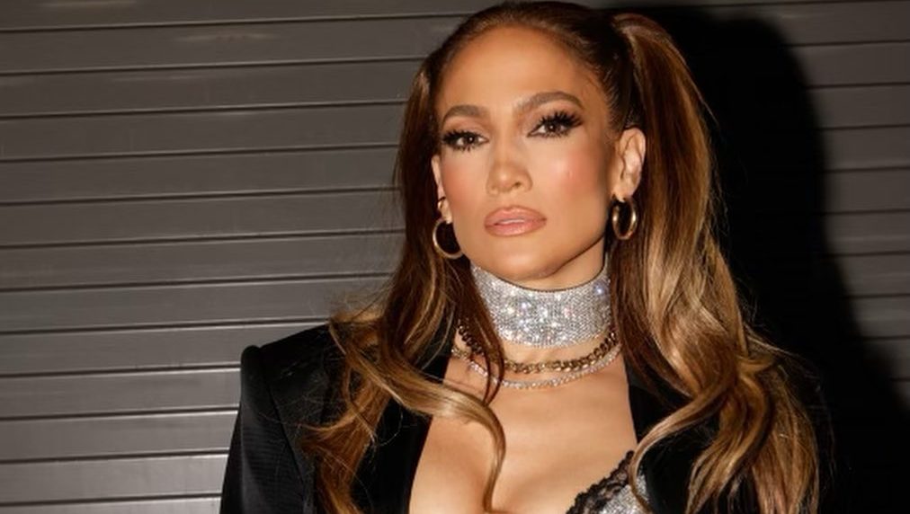 Η Jennifer Lopez πήγε το μεγαλύτερο nail trend της σεζόν ένα βήμα παρακάτω