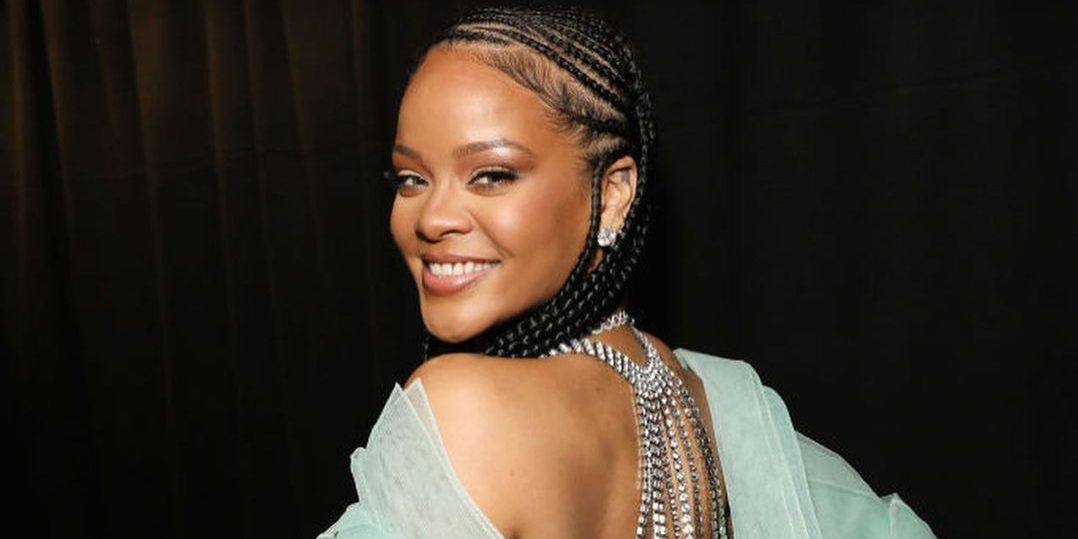 H Rihanna ανακηρύχθηκε Εθνική Ηρωίδα των Μπαρμπέιντος