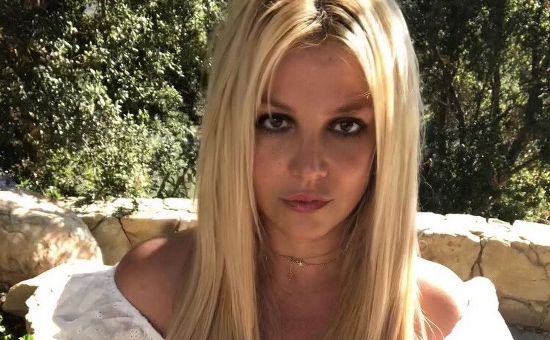 H Britney Spears αποκάλυψε ποιος designer θα σχεδιάσει το νυφικό της