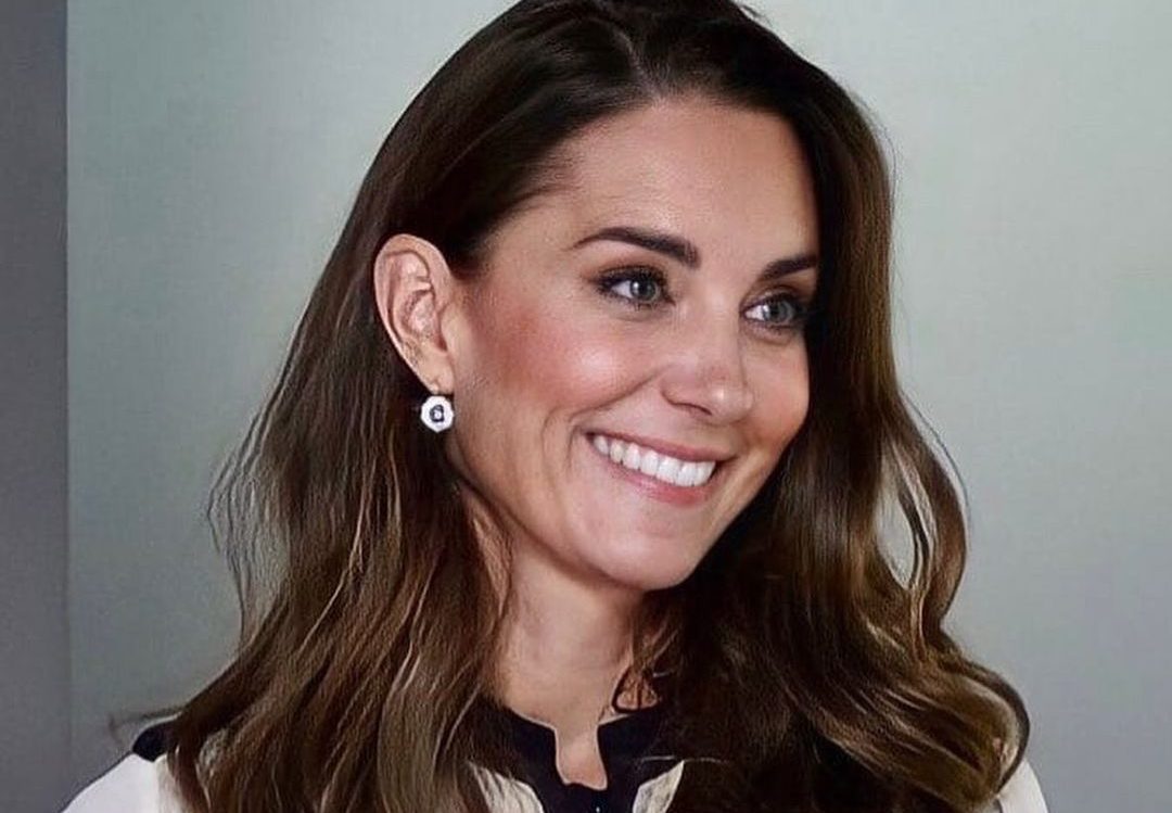 Η Kate Middleton αποκαλύπτει το χριστουγεννιάτικο δώρο της προς τη Βασίλισσα Ελισάβετ