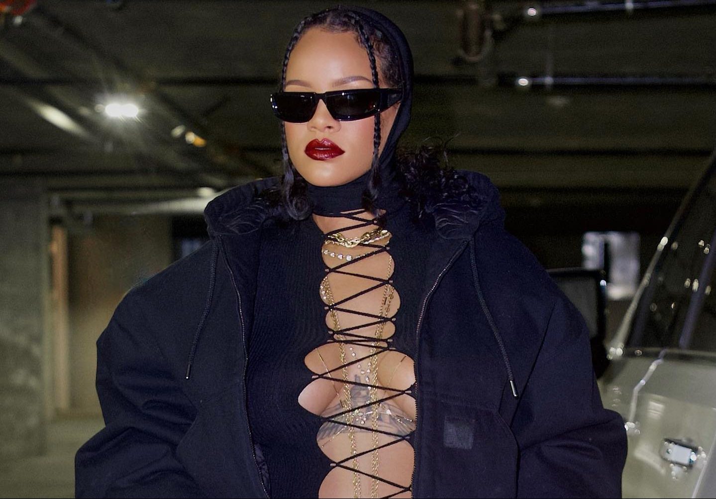 Get The Look: Το κομμάτι-κλειδί για να αντιγράψεις με απόλυτη επιτυχία το νέο, super sexy, pregnacy look της Rihanna