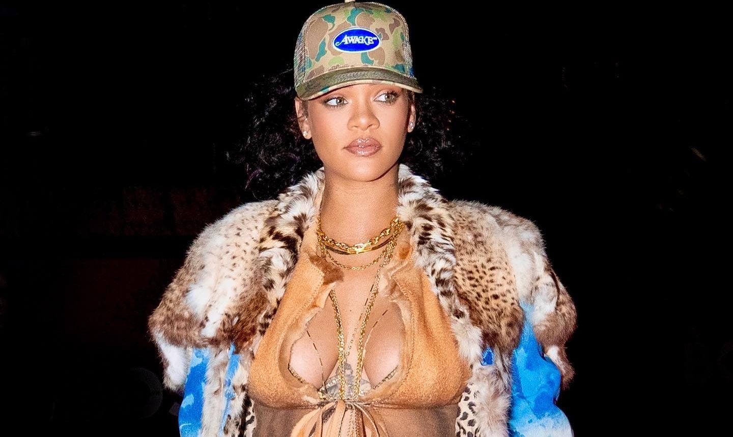 Rihanna: Το beauty προϊόν που δεν αποχωρίζεται στην εγκυμοσύνη