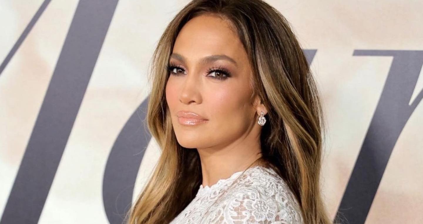H Jennifer Lopez  ξέρει ποιο είναι το ιδανικό μανικιούρ για την ημέρα του Αγίου Βαλεντίνου