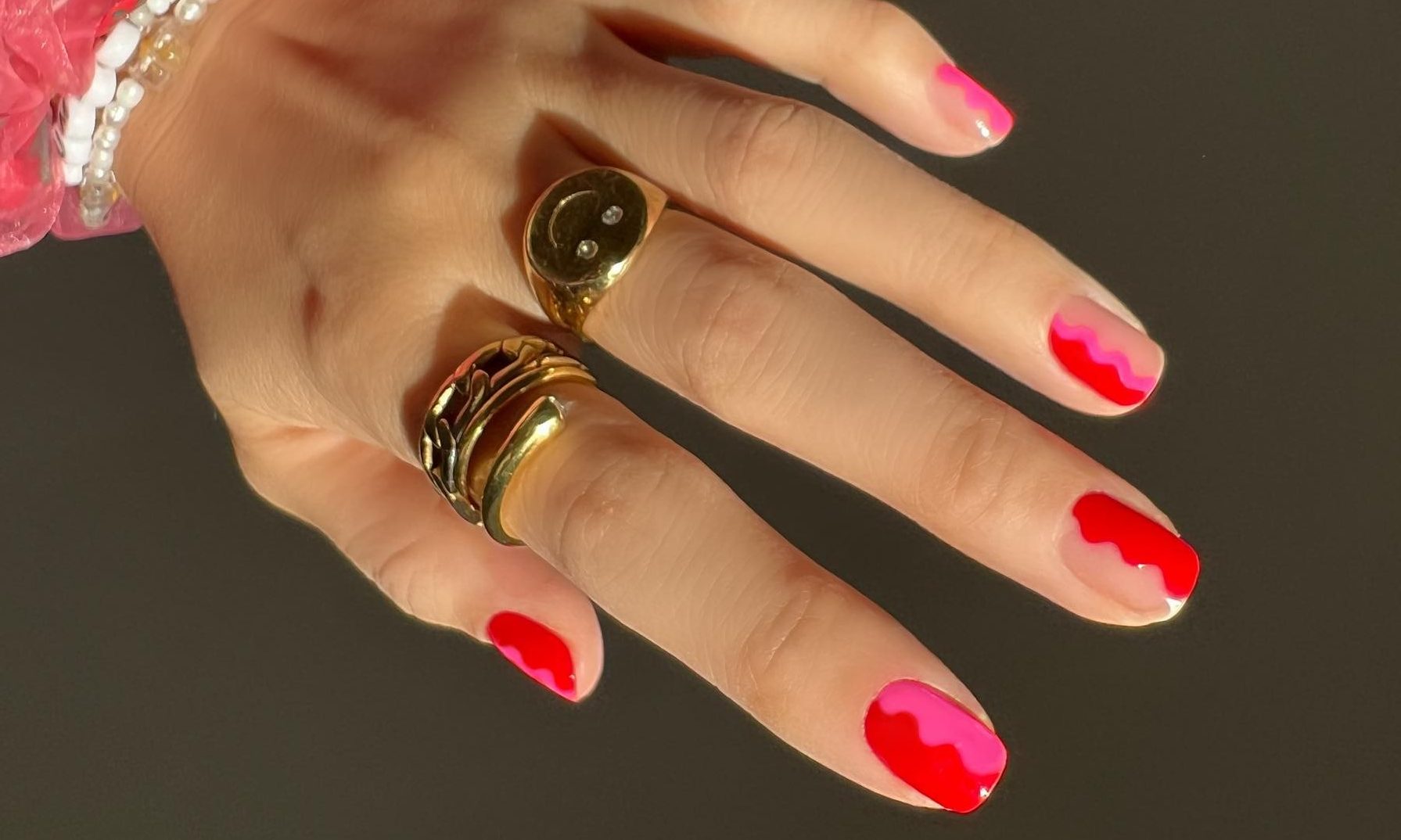 6 εναλλακτικά Valentine’s nails για εσένα που δεν συμπαθείς τις καρδούλες