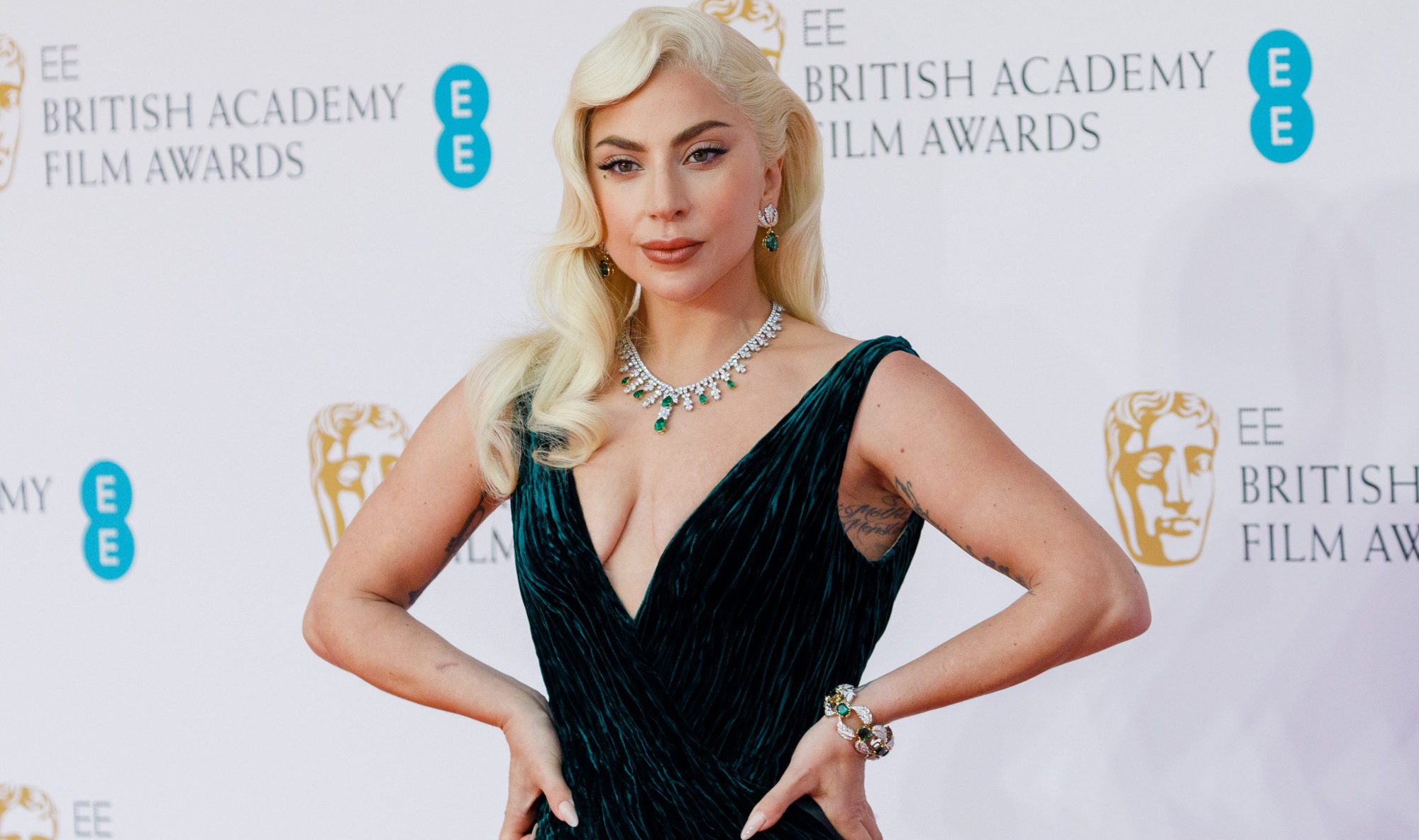 BAFTA 2022: Τα  beauty looks που ξεχώρισαν στη λαμπερή διοργάνωση