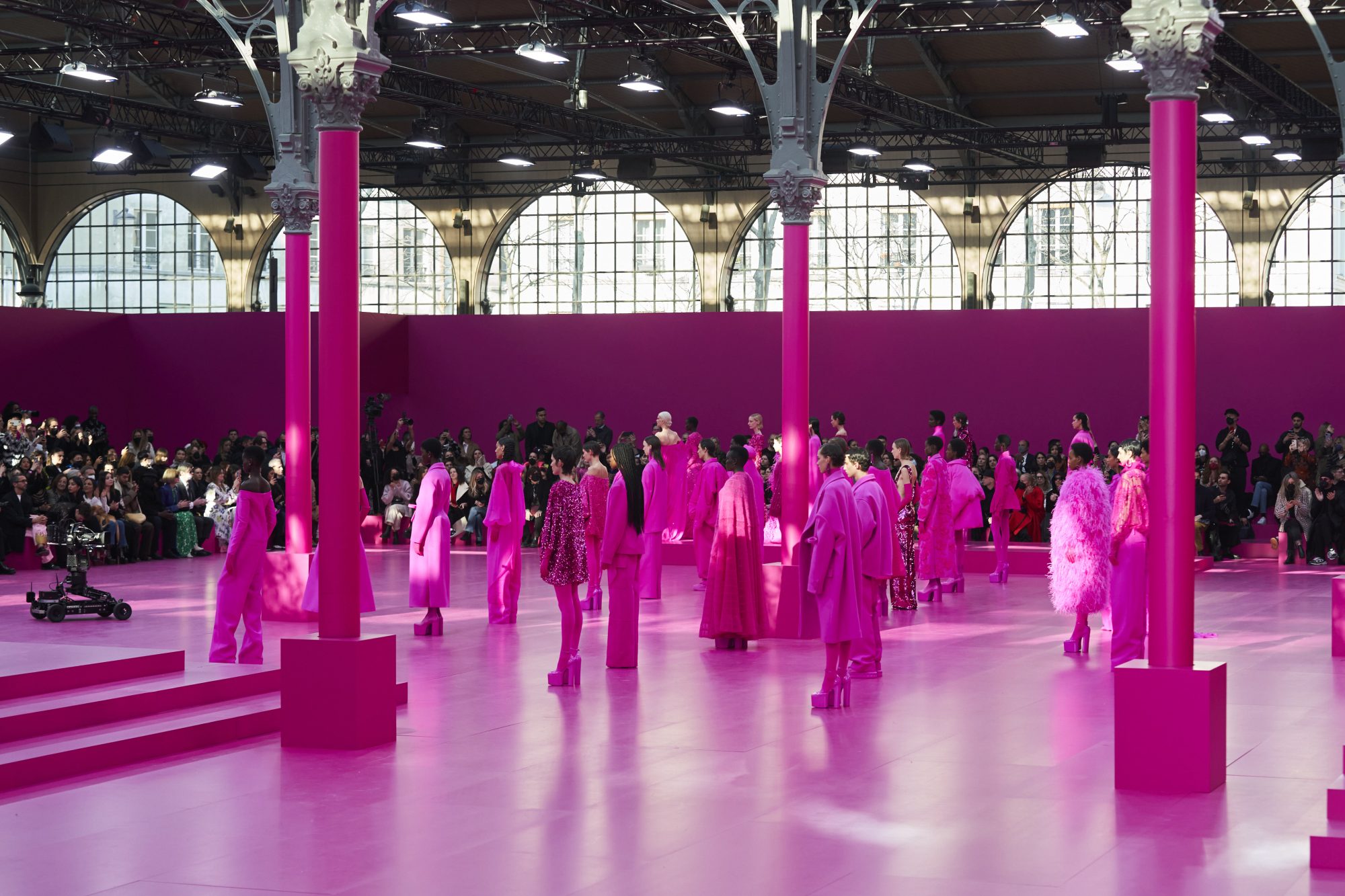 (Think) Valentino Pink PP: Μια συλλογή-ωδή στο ροζ