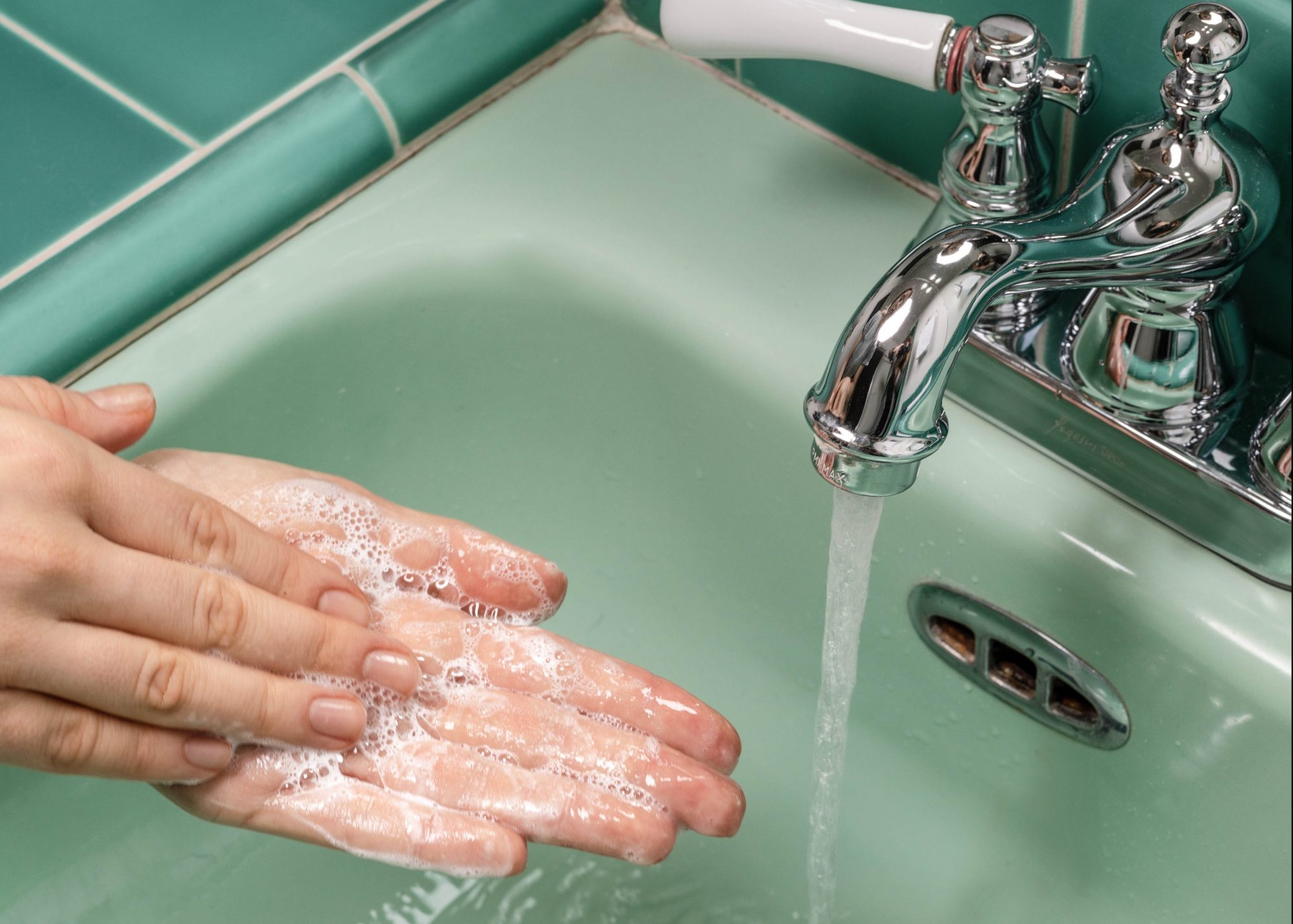 Γιατί δεν πρέπει να πλένεις το πρόσωπό σου με σαπούνι χεριών