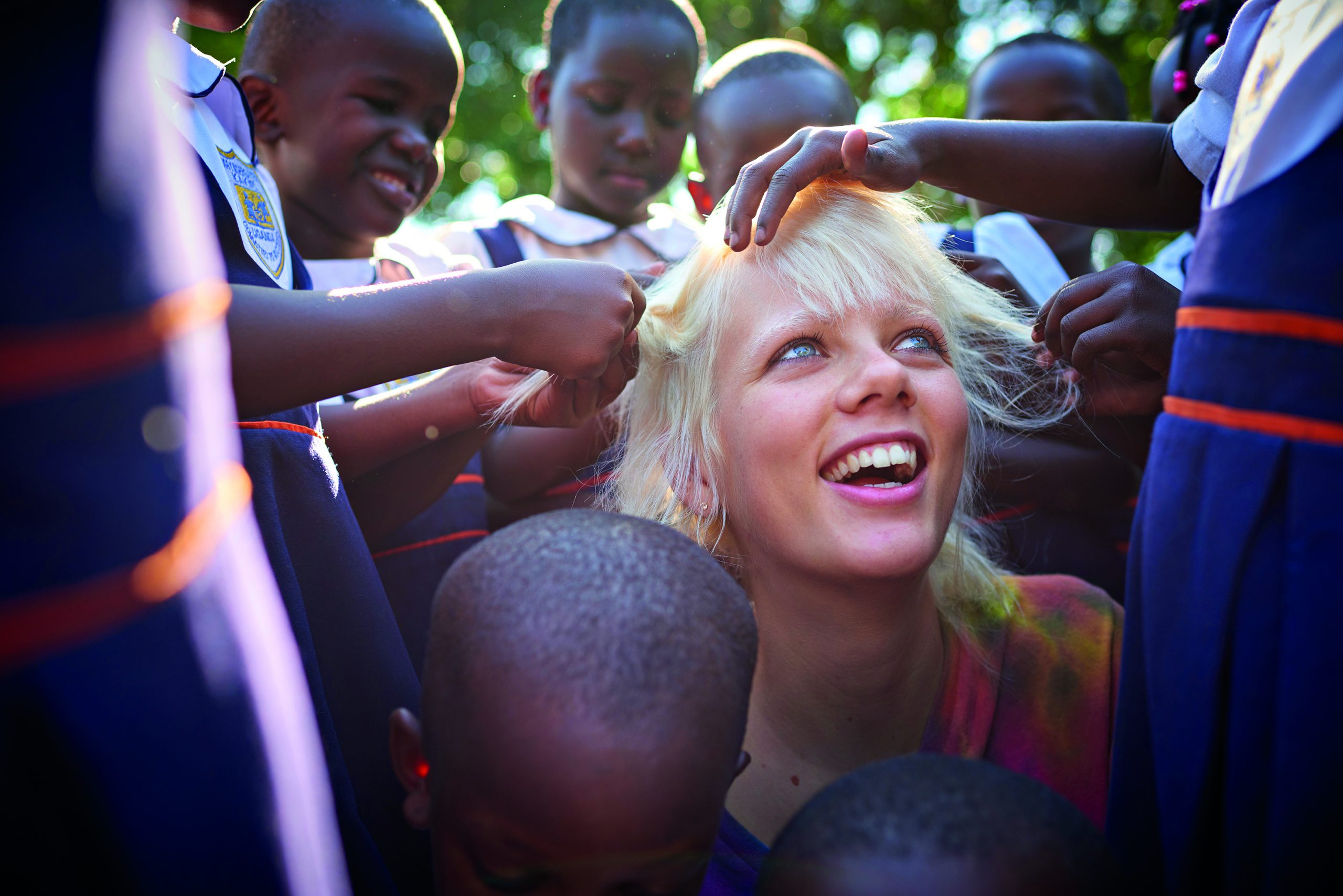 Όταν δεν περπατά στις διεθνείς πασαρέλες, η Marjan Jonkman στηρίζει τα SOS Children’s Villages #ELLEGreenIssue