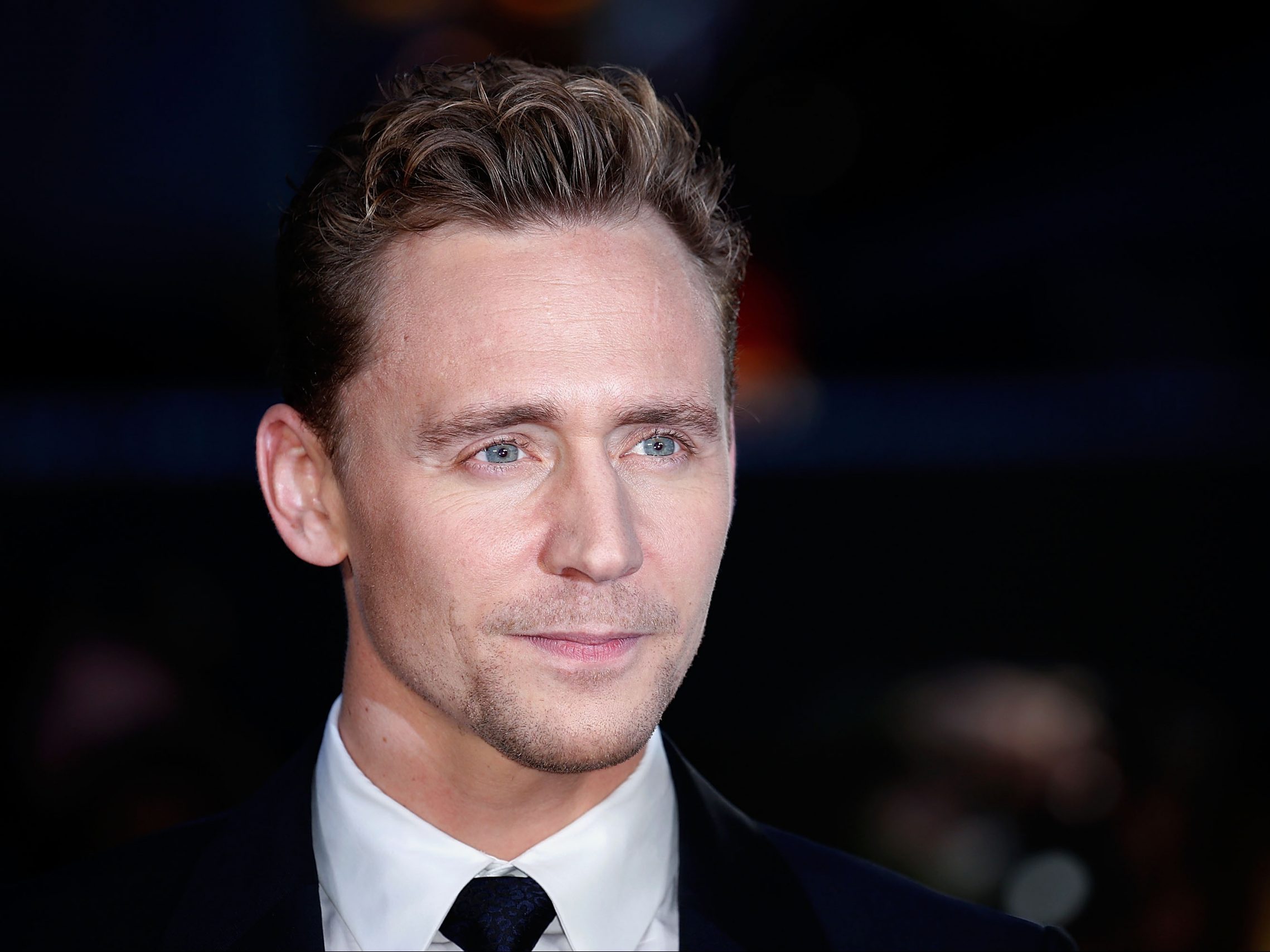 Δεν μπορείς να κοιμηθείς; 3 tips που ακολουθεί ο Tom Hiddleston και τώρα μπορείς και εσύ