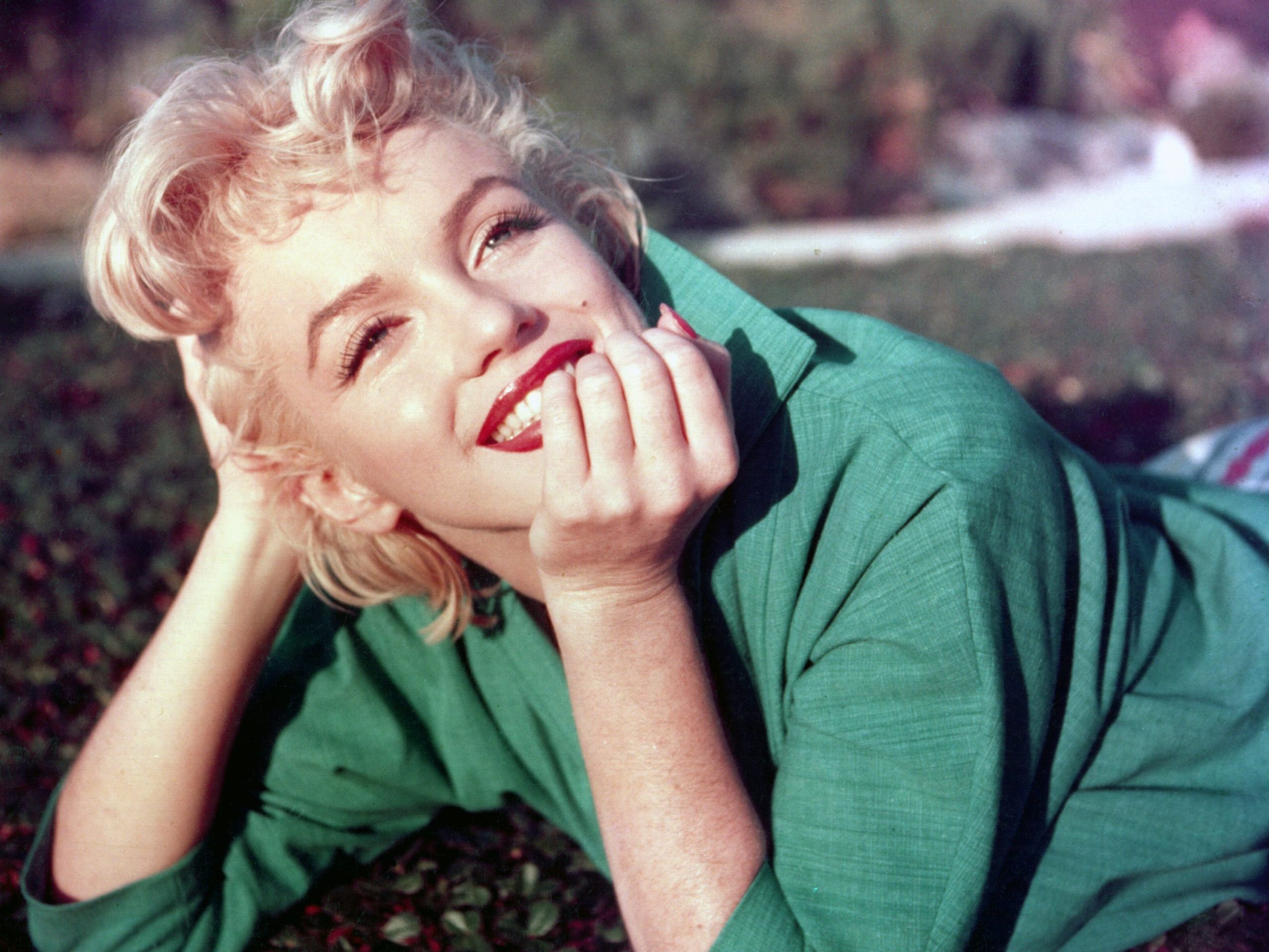 Ξέρουμε επιτέλους ποιο ήταν το αγαπημένο άρωμα της Marilyn Monroe (και όχι, δεν είναι το Chanel N°5)