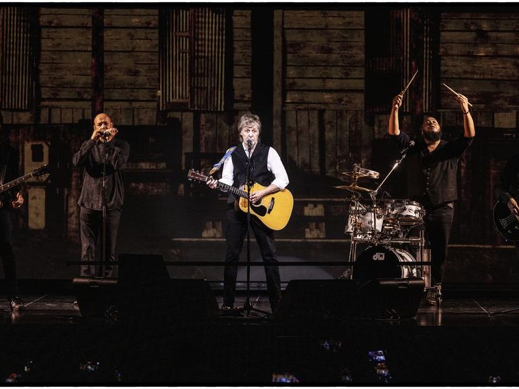 Εντυπωσίασε ο Paul McCartney στο φεστιβάλ του Glastonbury #video