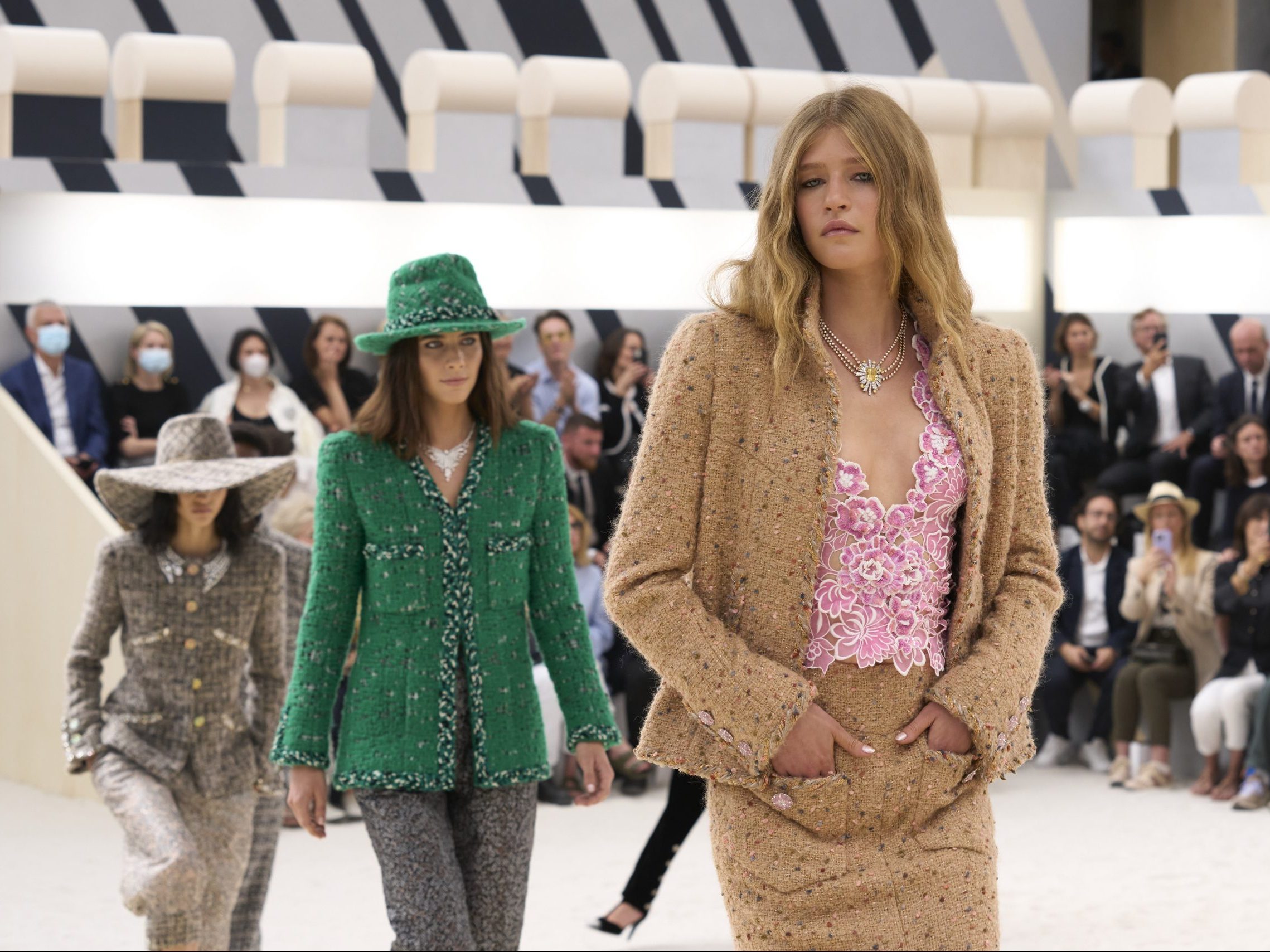 Στo Haute Couture show της Chanel είδαμε το απόλυτο nail trend της σεζόν