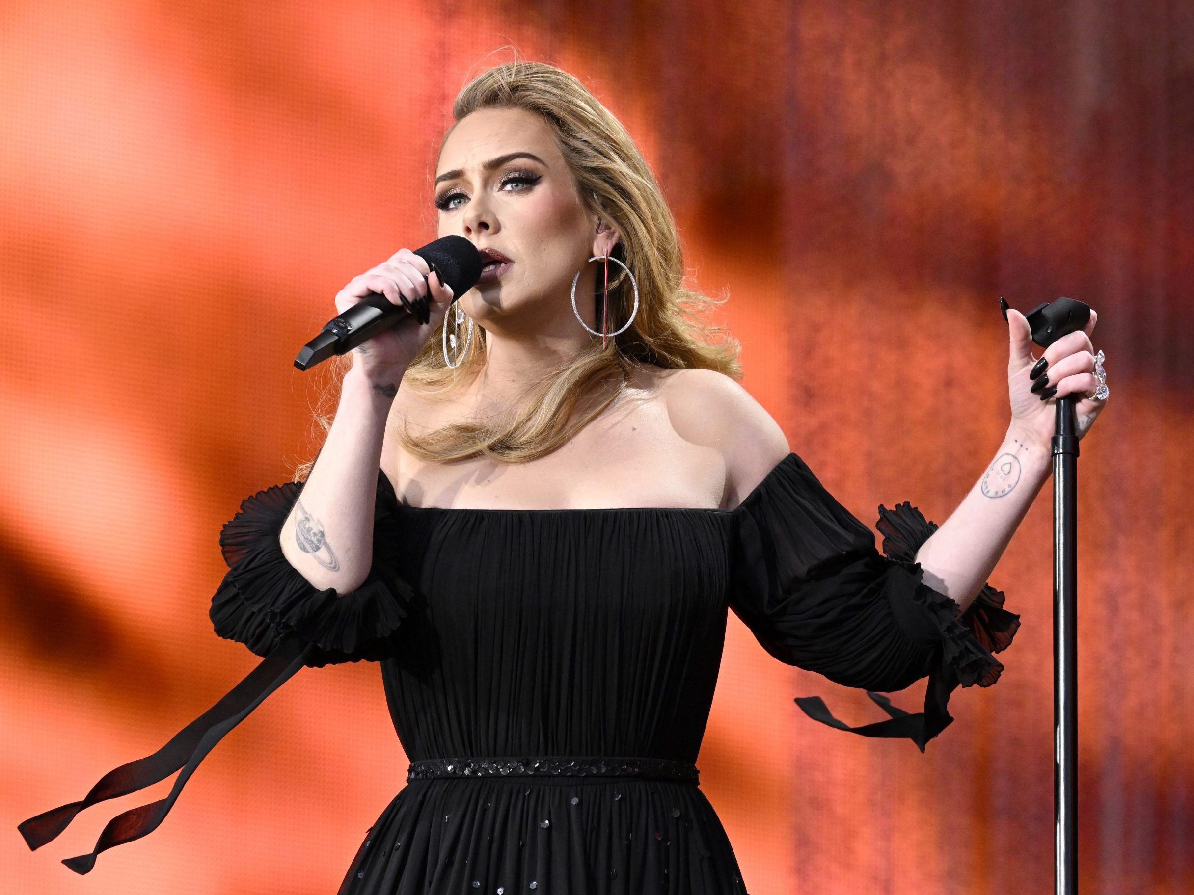 Το beauty item που δεν αποχωρίζεται ο make-up artist της Adele